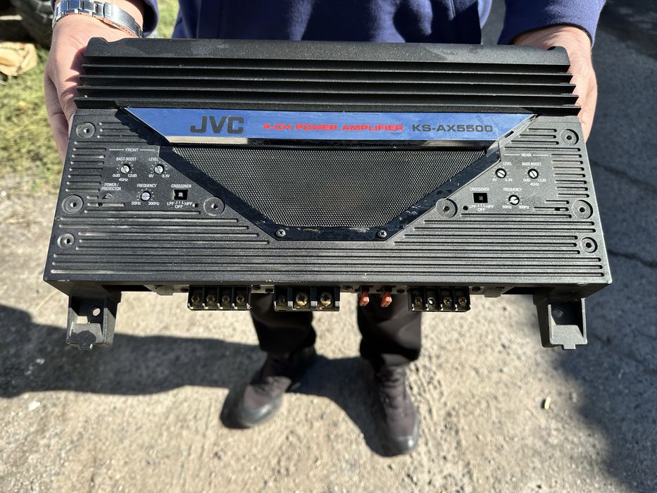 Усилитель Jvc 4-3 или 2 канальный оригинал почти не пользовался