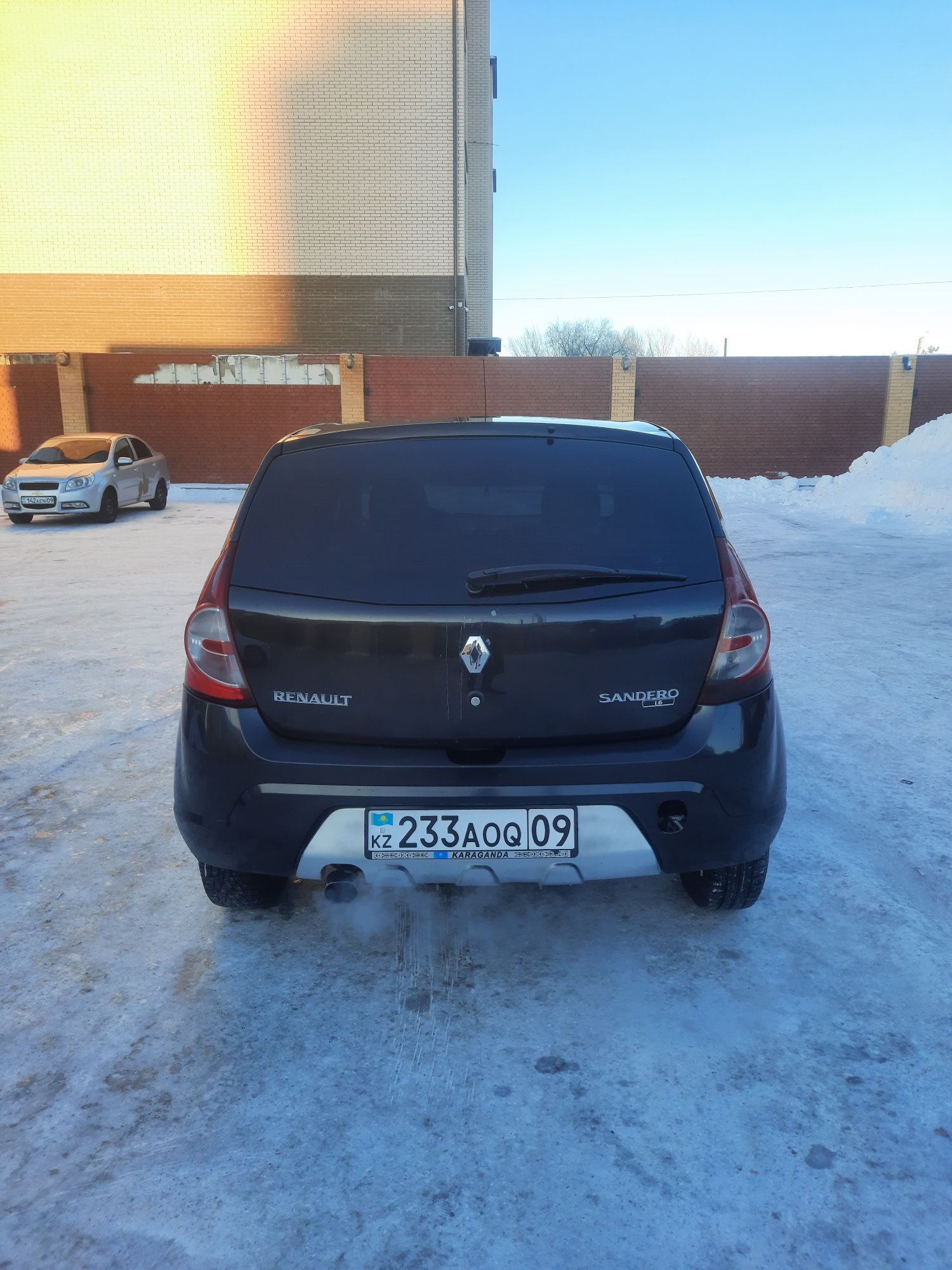 Renault sandero 1.6 в продаже