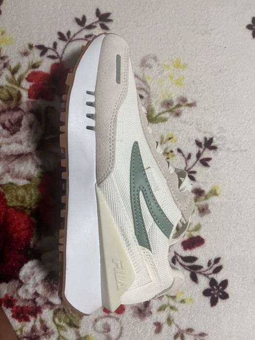 Adidasi fils ne purtati noi nouti