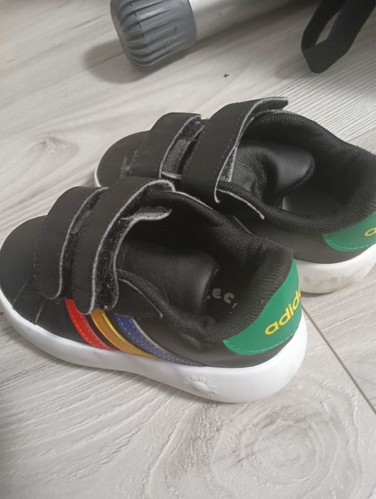Vand adidasi copii