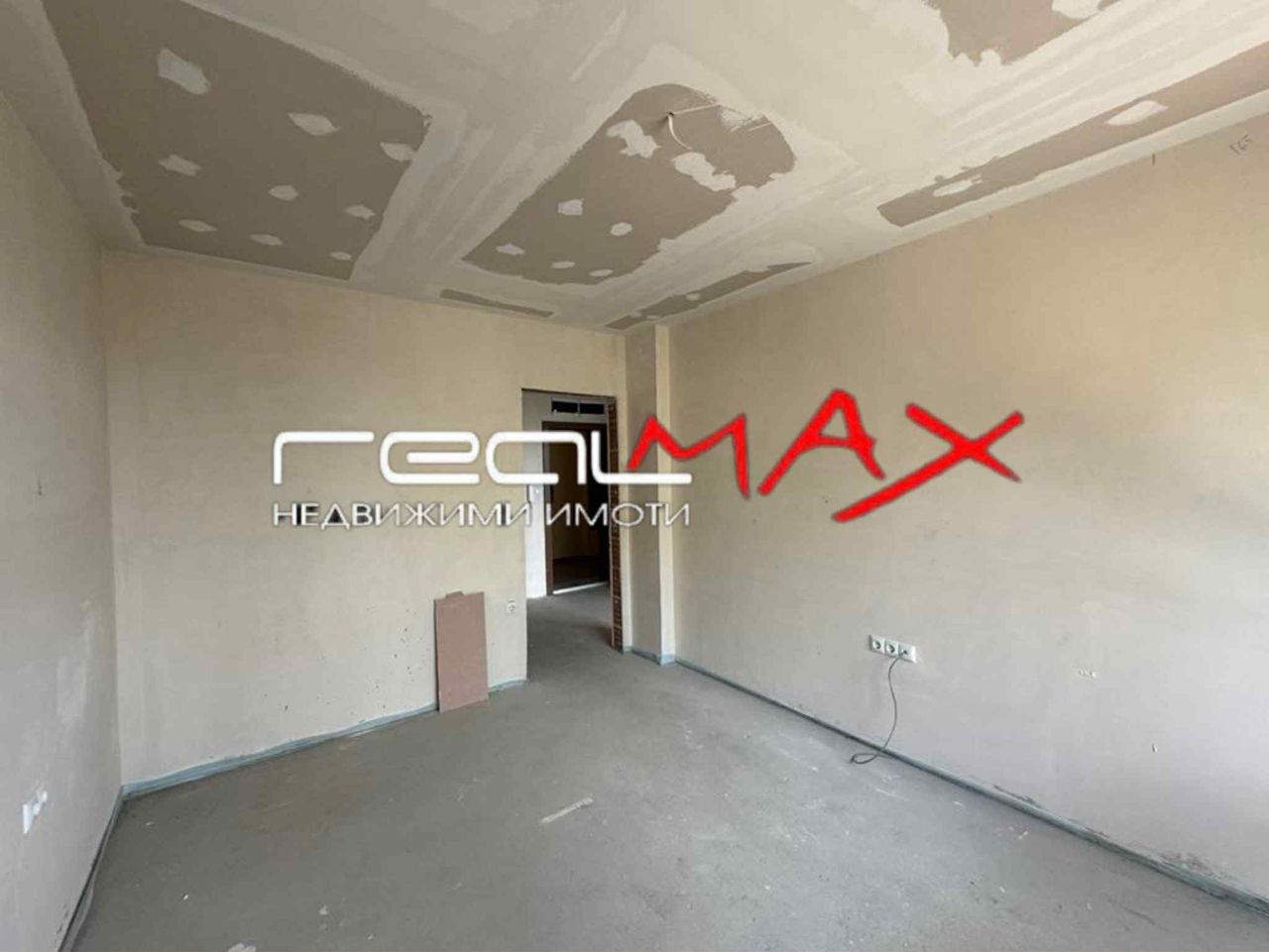 Продава се Двустаен апартамент в Казанлък - 66 кв.м за 1507 €/кв.м - Снимка #3