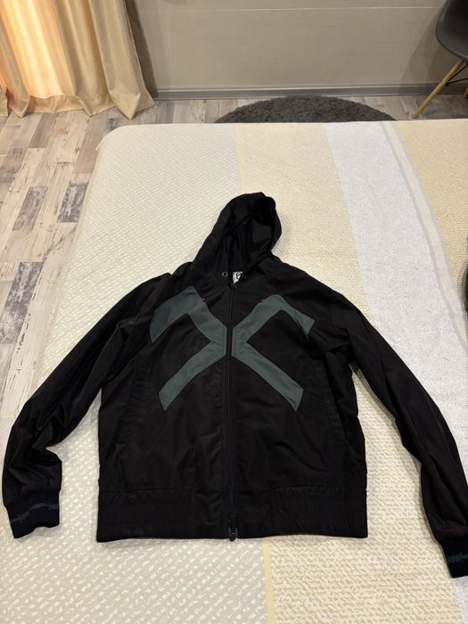 Панталон и ветровка на луда