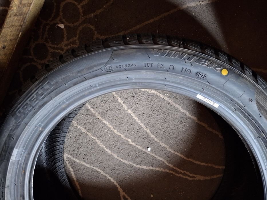 225 45 18 Pirelli DOT 2022 iarna runflat NOI