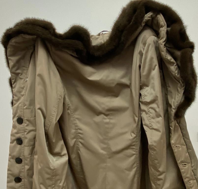 Пуховое пальто с норковой вставкой