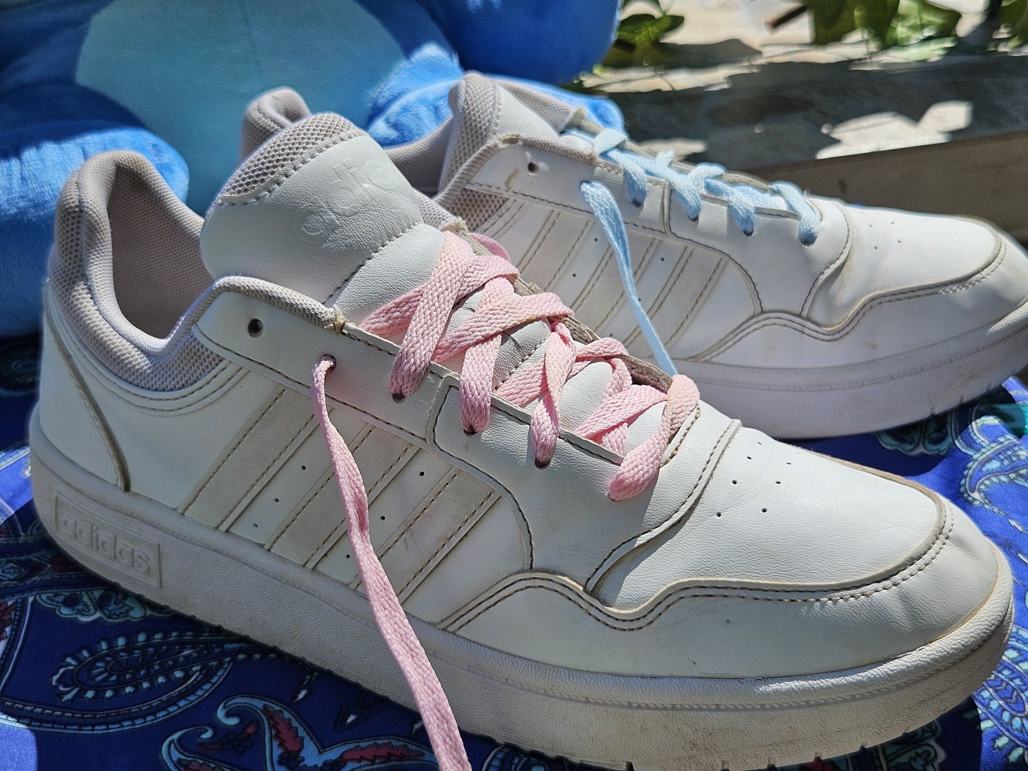 Adidas Hoops 3.0 бели кецове N40