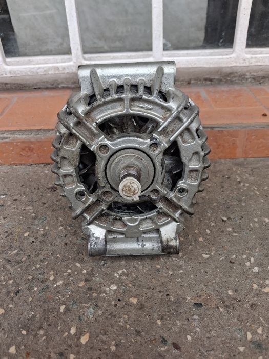 Alternator pentru Logan ori Renault