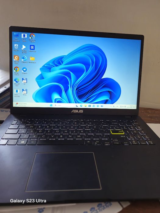 Noutbuk asus celeron4500