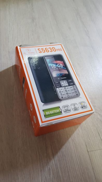 Телефон S Mobile S5630 Pro. На 4 SIM