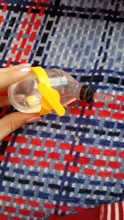 Hamster cu cușcă și cu sticluță de apă