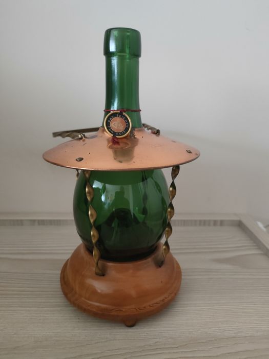 Немска музикална бутилка с швейцарска латерна