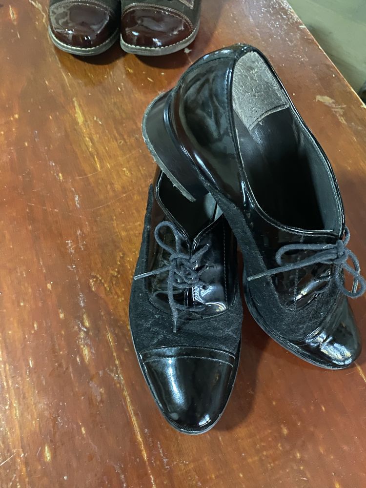 Pantofi de piele