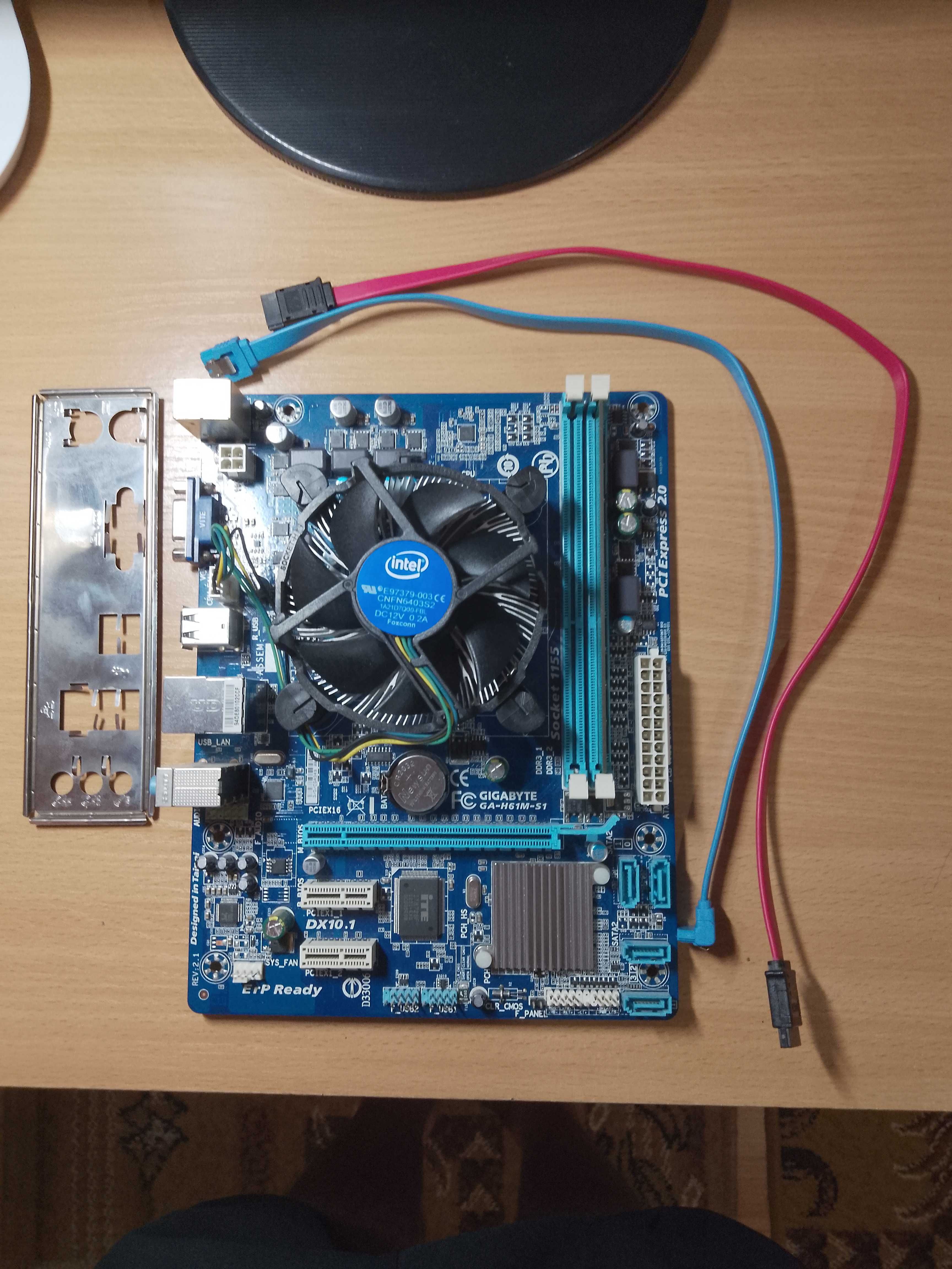 дънна платка Gigabyte с процесор Intel Celeron 2.70GHz и RAM памет 4GB