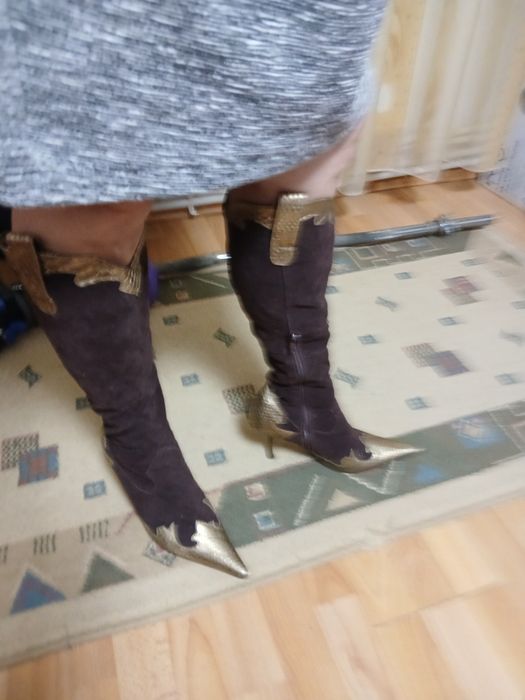 Vând cizme ptr.damă