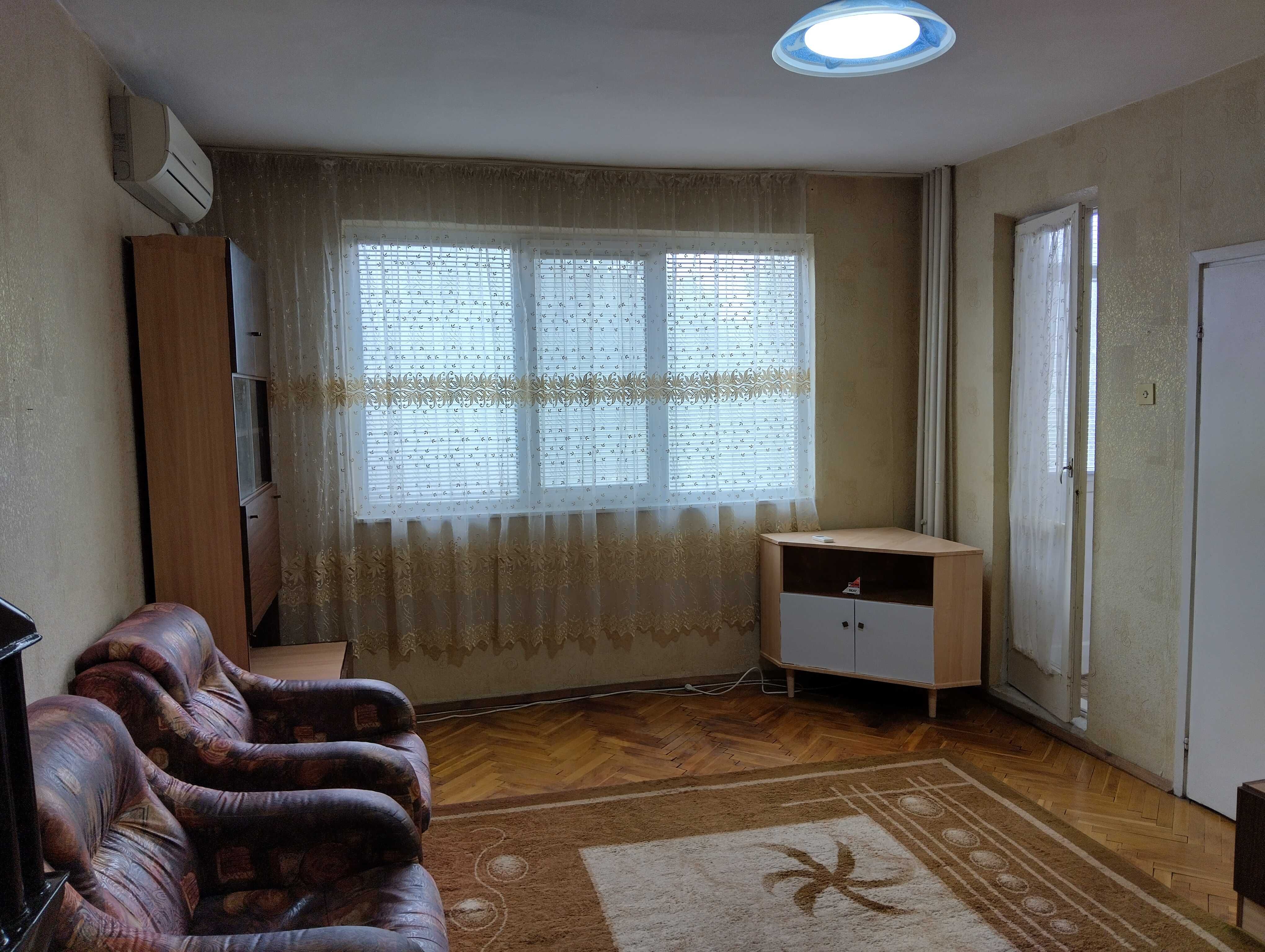 Продава двустаен , тухлен апартамент