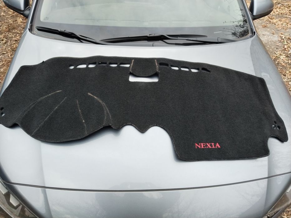 Накидка на панель автомобиля