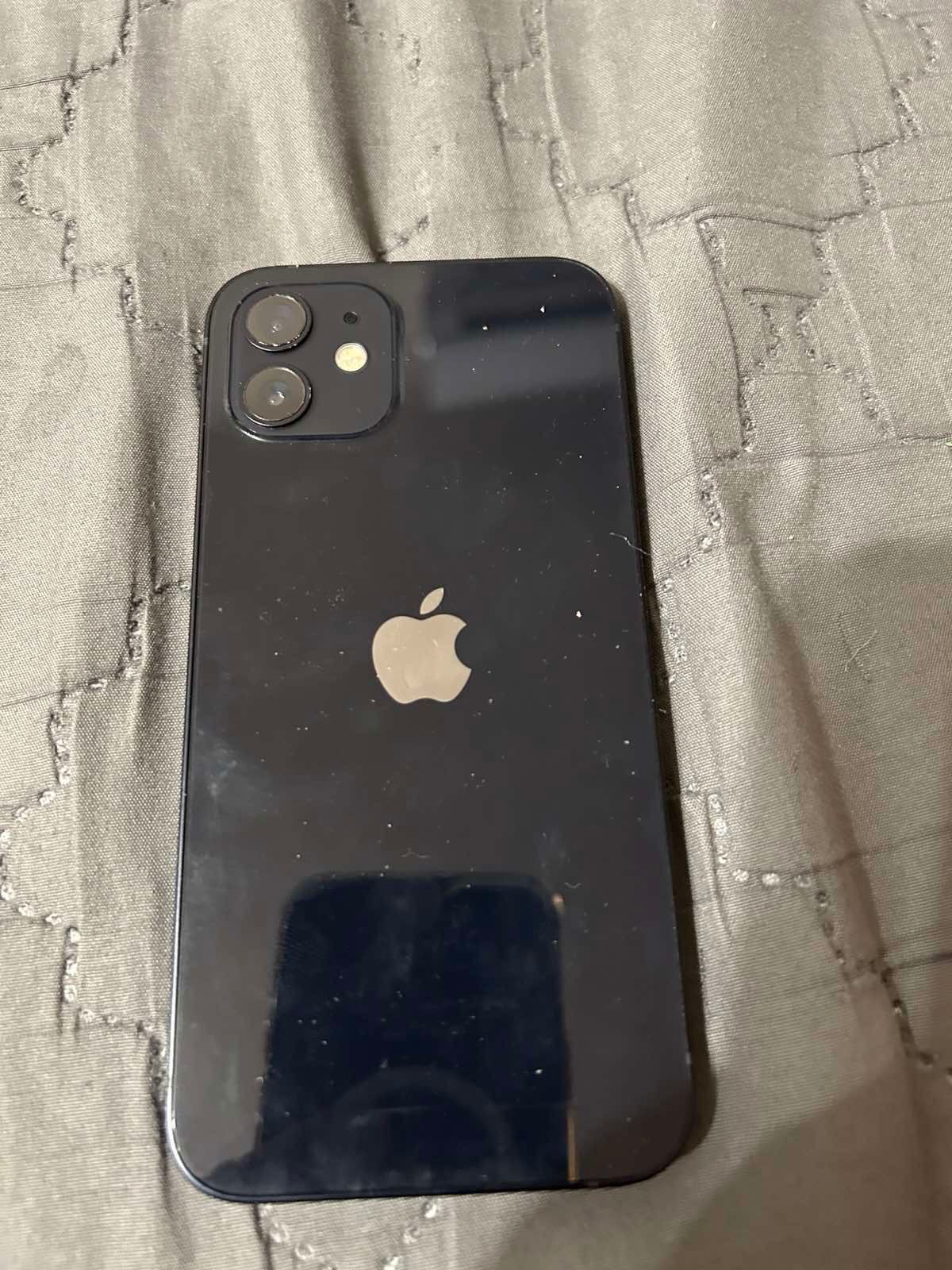 iPhone 12 128gb много е запазен