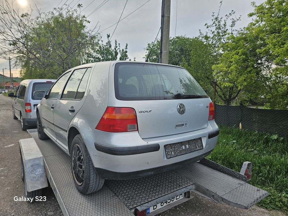 Голф 4 ,1.6 SR,101к.с.На части