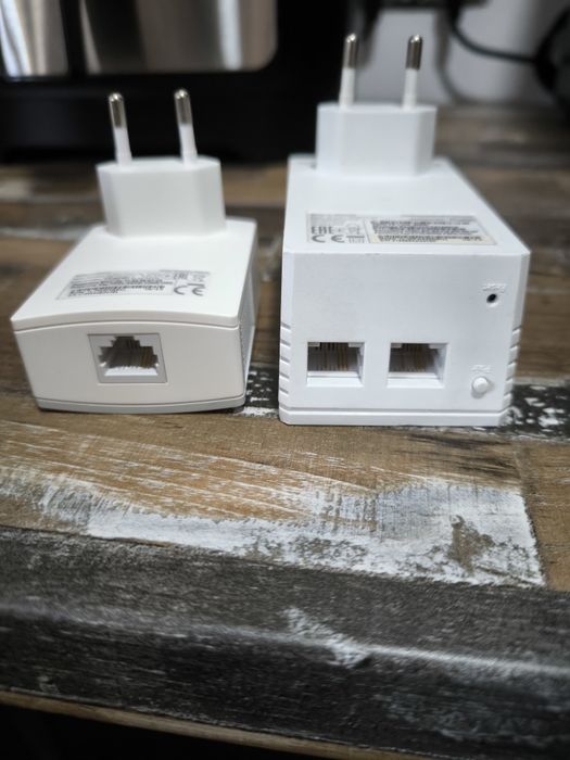 Două kituri TP - link AV600 Powerline Wi-Fi Extender