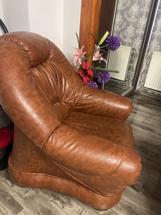 Vand canapea extensibila de 3 locuri cu 2fotolii