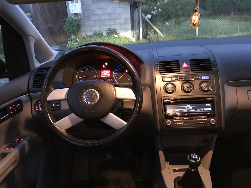 VW Touran 2.0tdi 6скорости