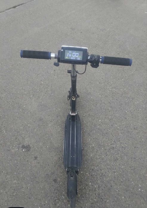 Vand trotineta electrica porneste , dar nu ii tine bateria la drum .