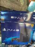 Vând PS 4 pro 1TB