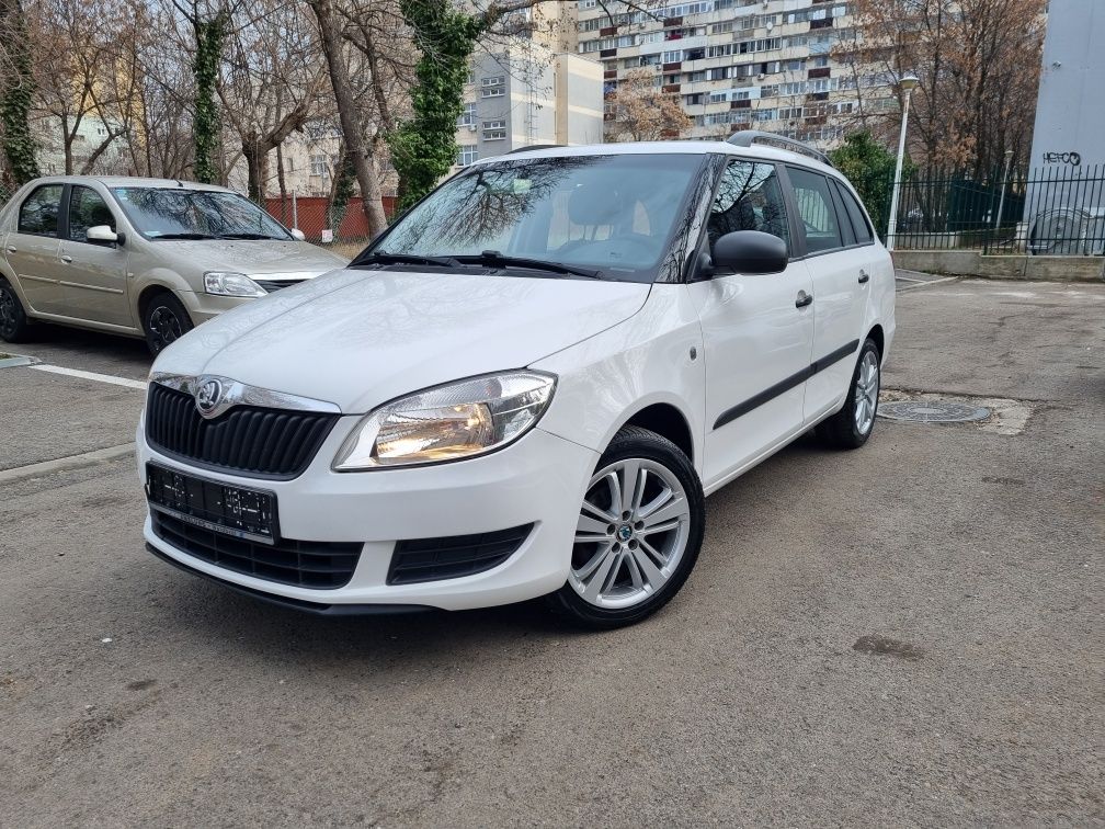 Skoda fabia benzina 1.4 cm  2011 euro 5