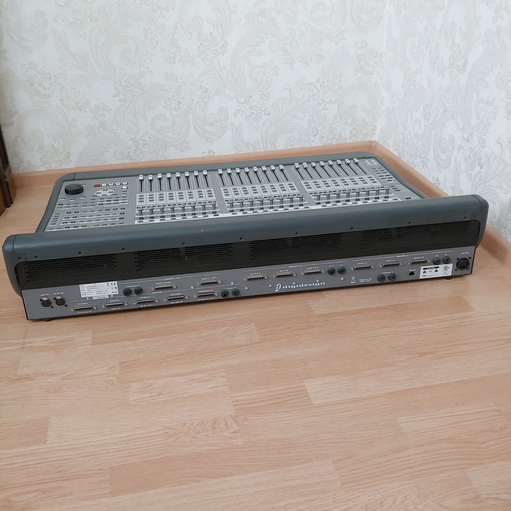 Digidesign C24 студийный цифровой микшер обмен или продажа