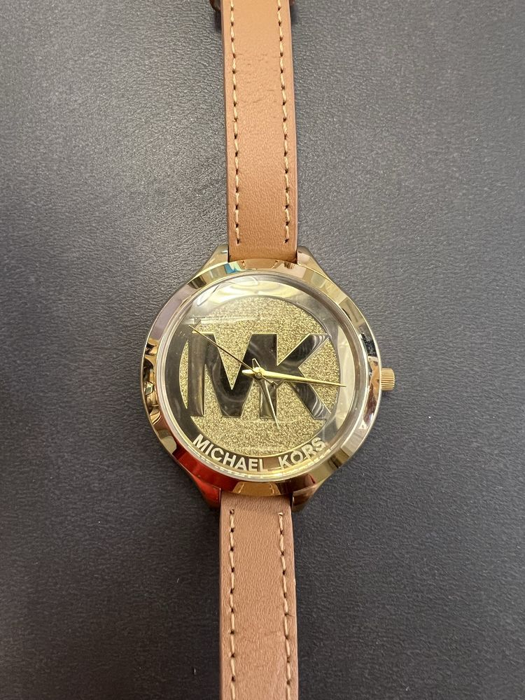 Часовник Michael Kors