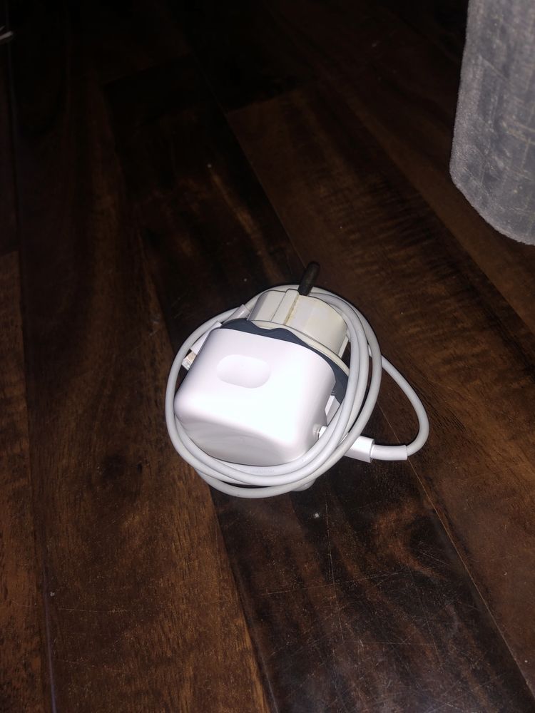 iphone zaryadchik