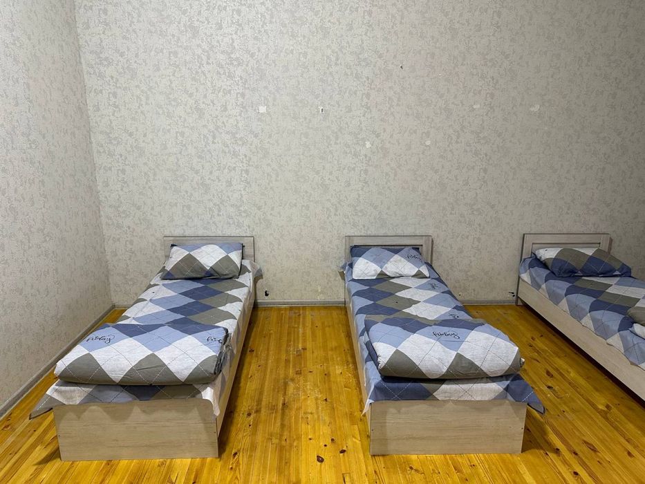 Mexmon uyi xostel . Er va xotinga joyimiz yuq