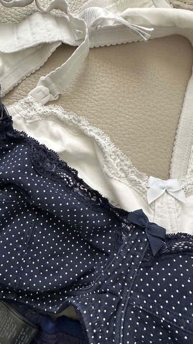 Set 2 sutiene alăptare alb/bleumarin • Debenhams• Măsura: L / 90D