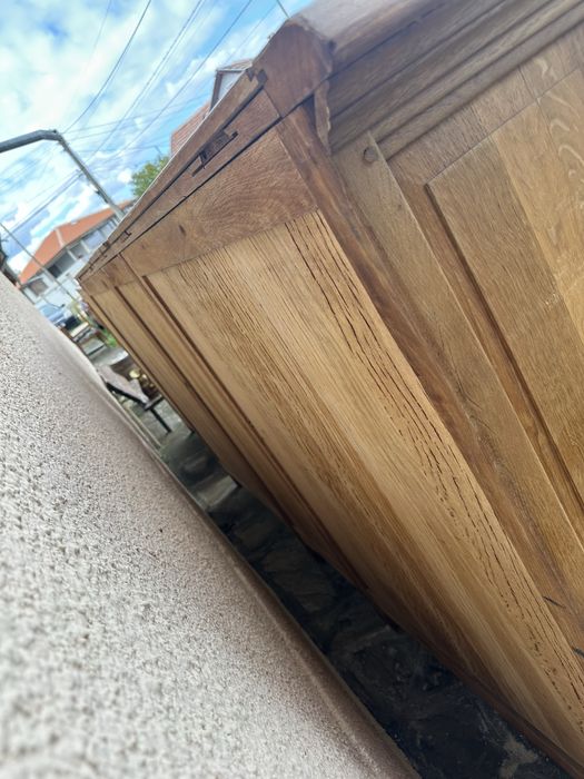 Масивен  контрабюфет от дъб с ковани дръжки