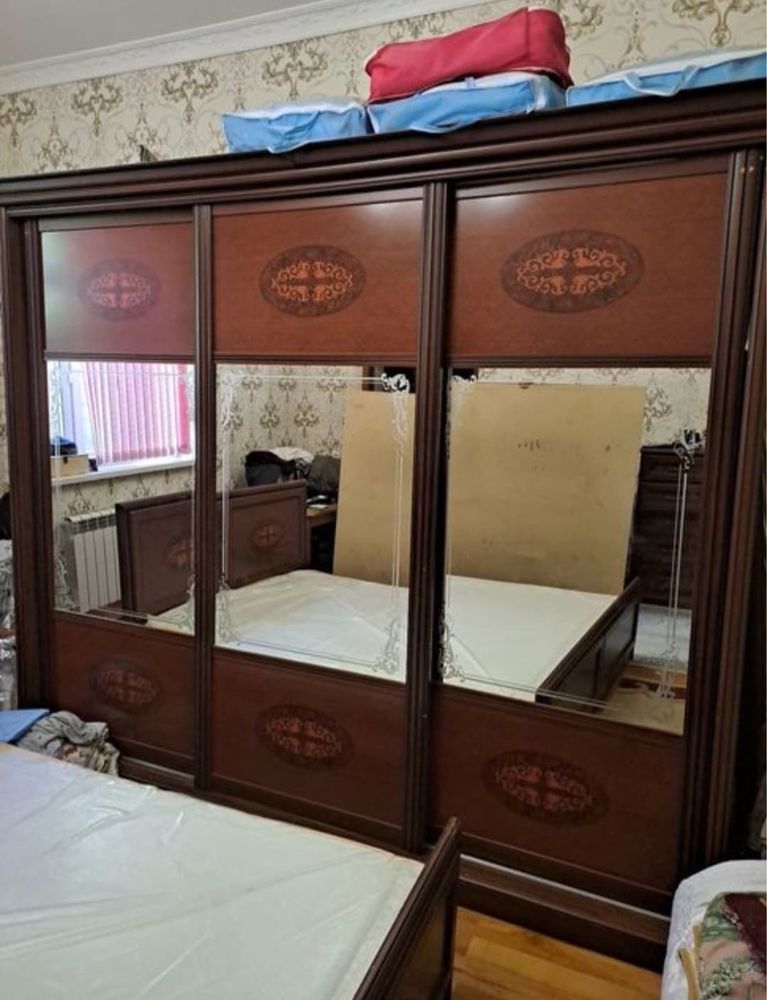 Спальный гарнитур срочно