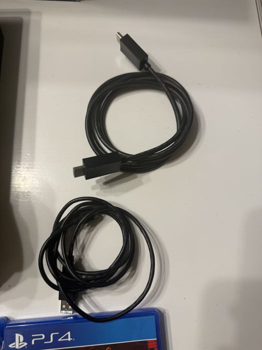 Ps 4 Pro 4K HDR 1 TB PlayStation cu 8 jocuri