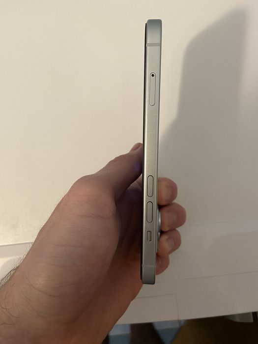 Vand iphone 15  128gb
