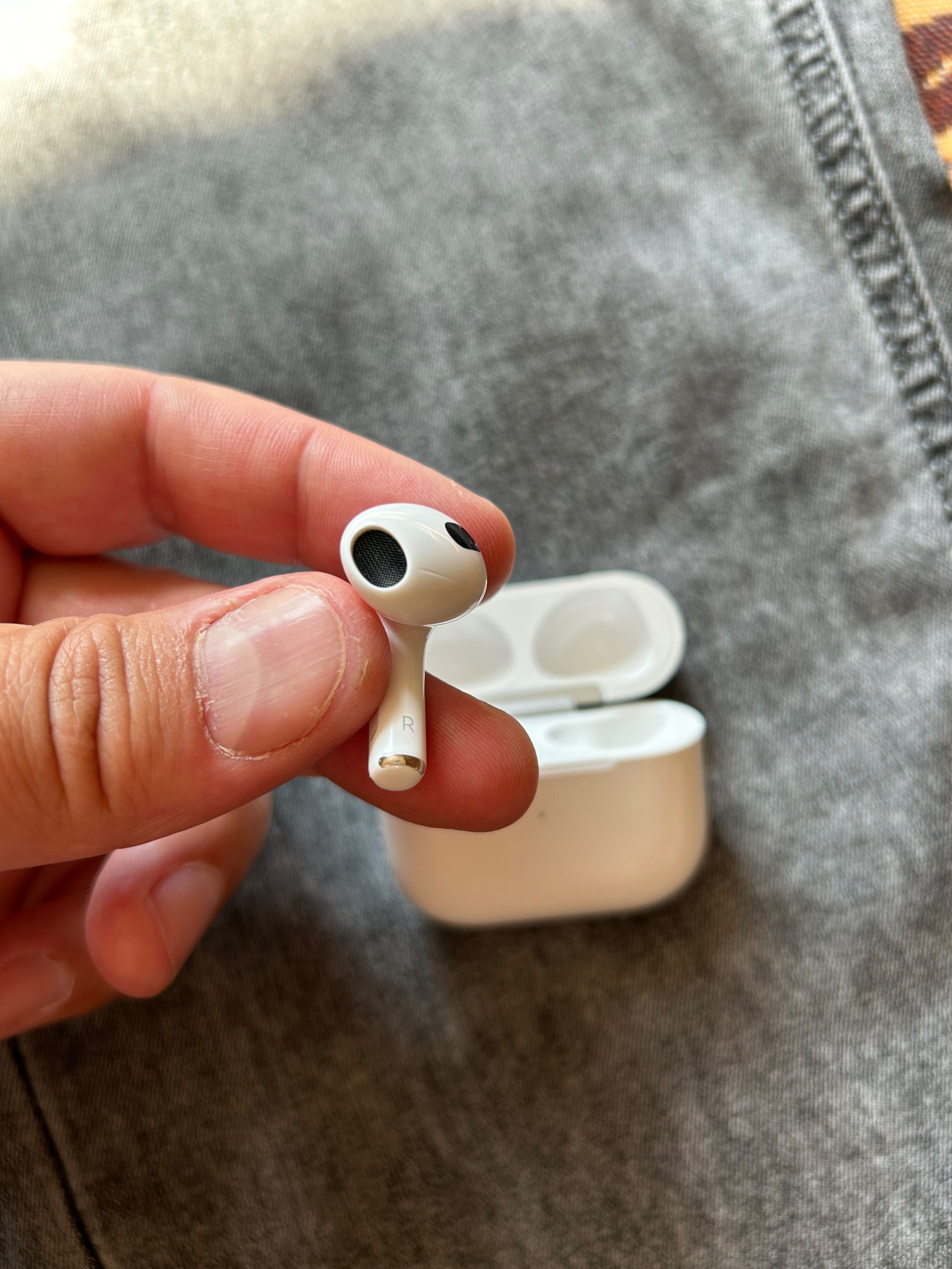 Apple AirPods 3 (Правый Наушник + Кейс)