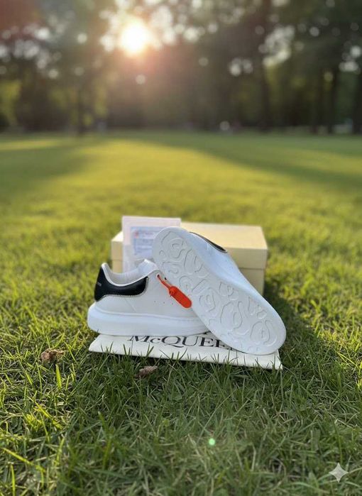 Adidasi Alexander Mc Q u e e n Zip Negru - Alb - Full Box - Ocazie