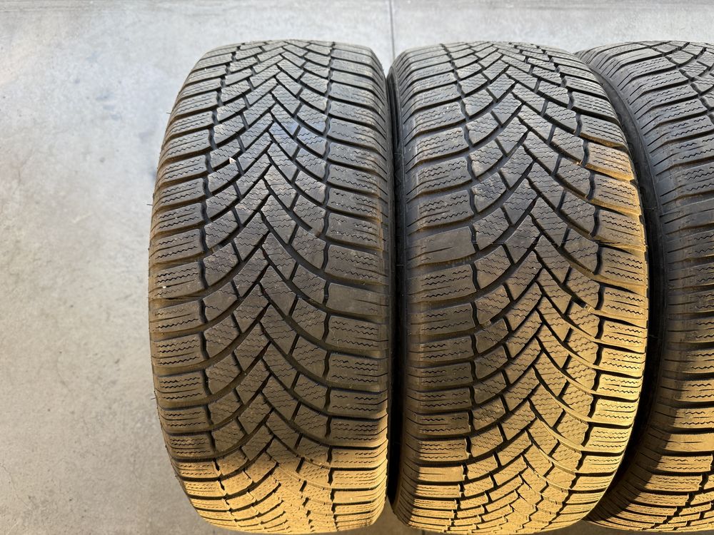 4бр. Зимни Гуми С Борд 235/55R/18 -BRIDGESTONE- DOT:3822- 5.7мм+5.3мм