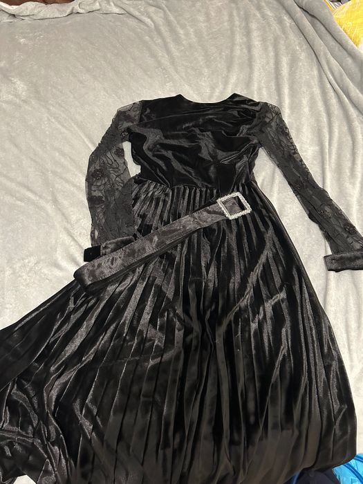 Черное платье в отличном состоянии