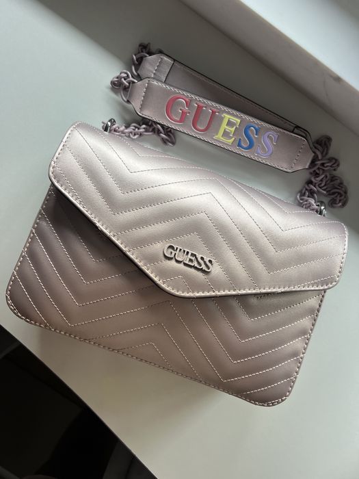 Дамска чанта Guess