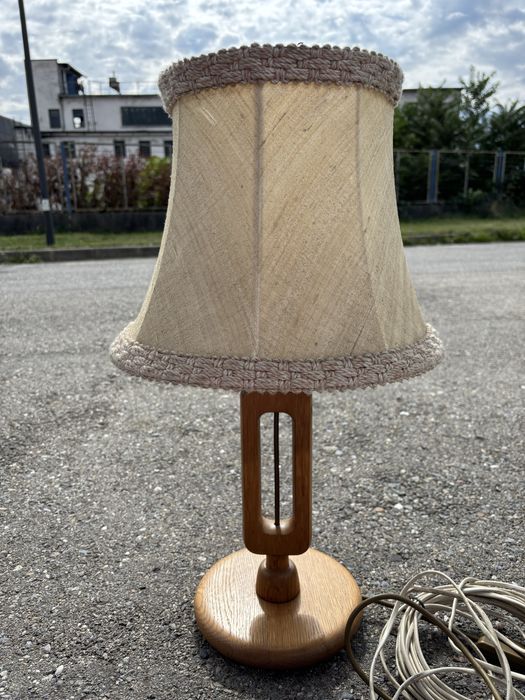 Lampa de masa cu picior