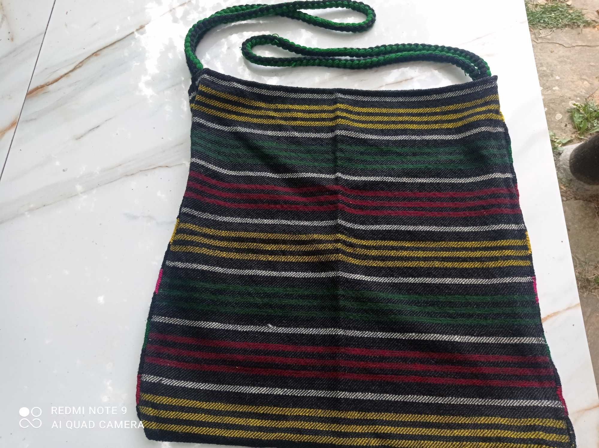 Автентично тъкани вълнени торби за народна носия