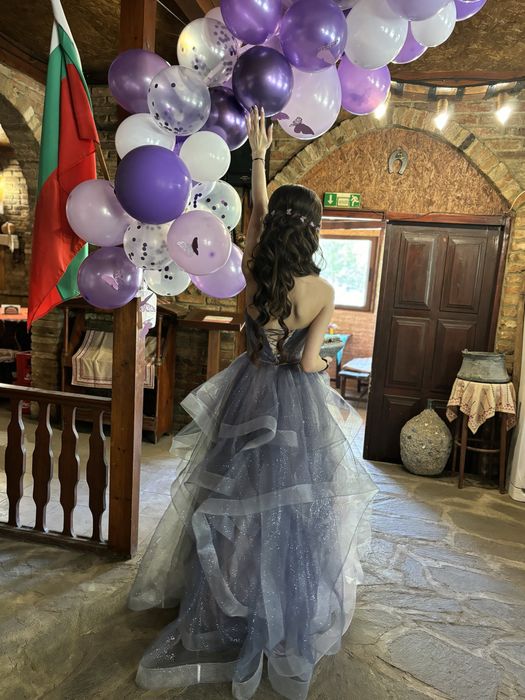 Абитуриенска рокля