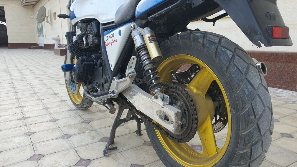 Yapon Honda CB 400