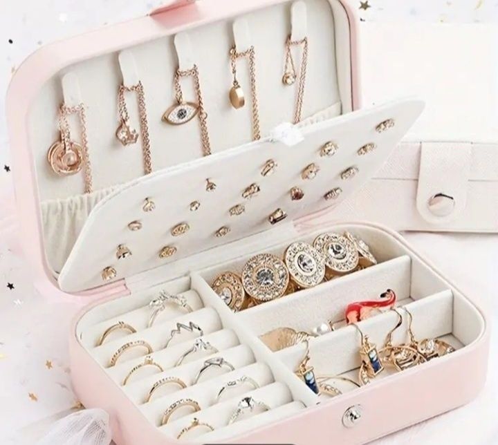 Cutie bijuterii!23 lei,articol nou.