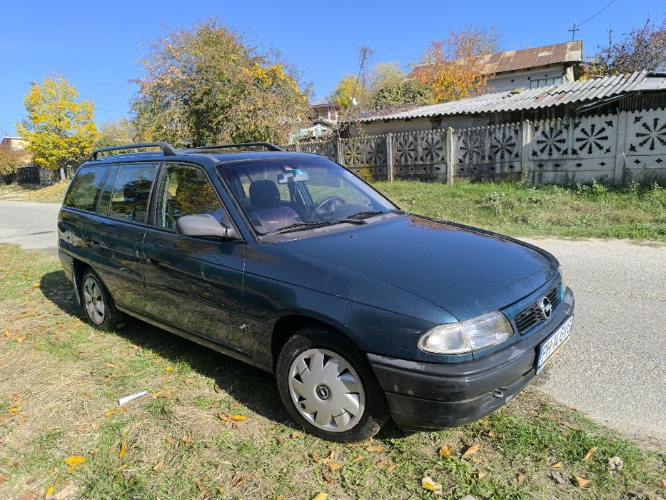 Vând Opel Astra F