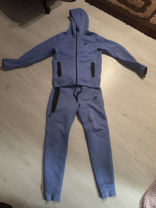 Tech fleece baby blue