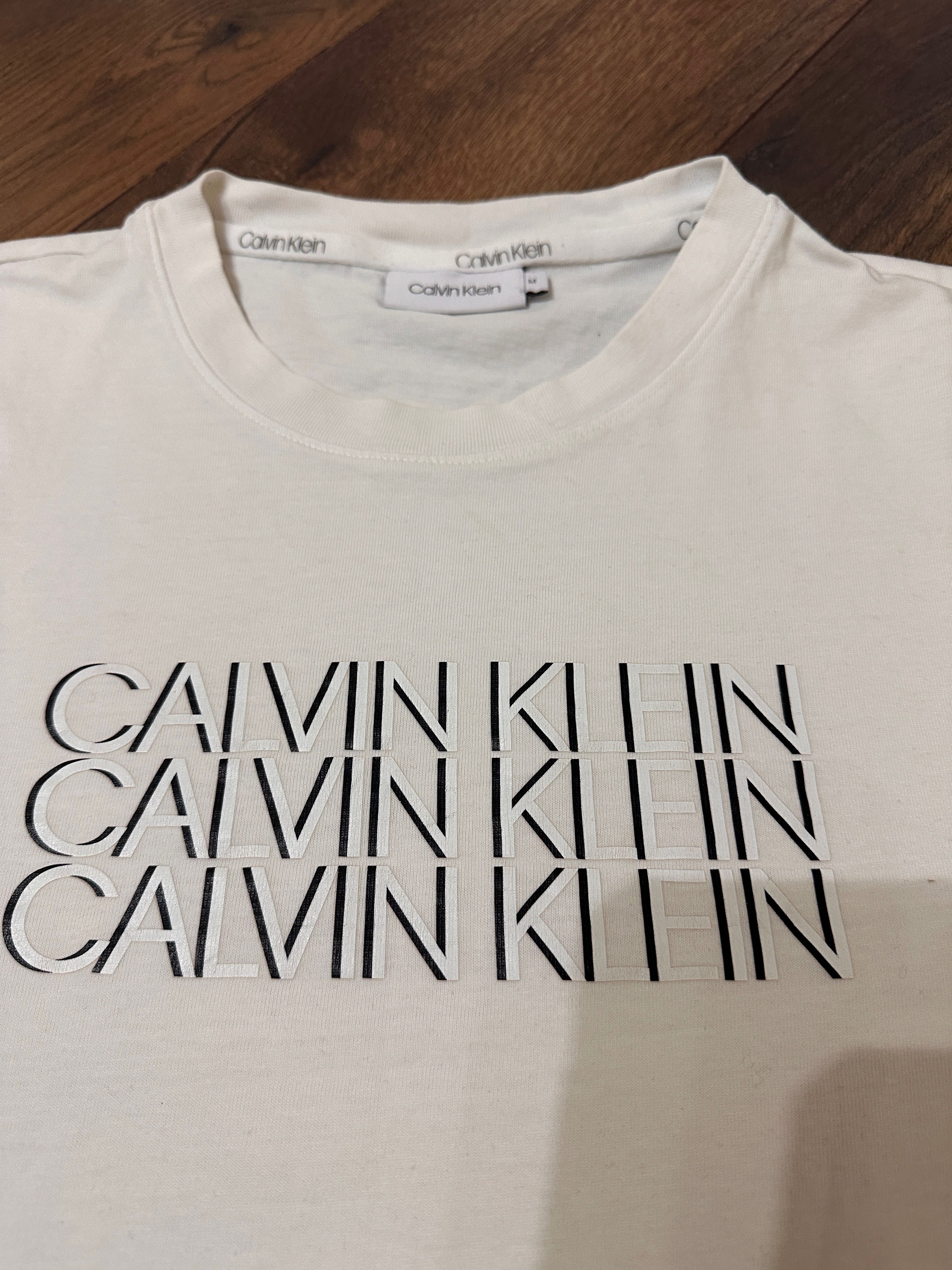 Calvin Klein бяла мъжка тениска