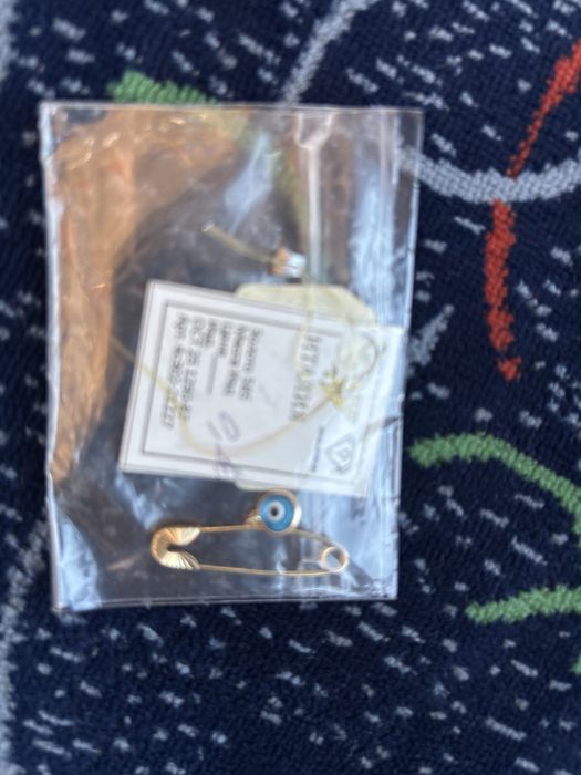 Продам золотую булавку